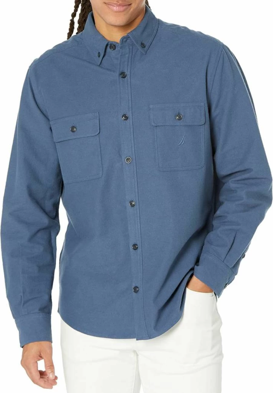 Nautica Men's Classic Fit Solid Color Casual Shirt for Everyday Wear
